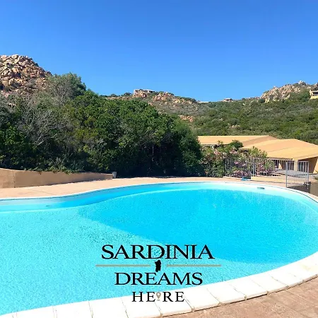 Hébergement de vacances Flora With Pool And Private Parking Costa Paradiso