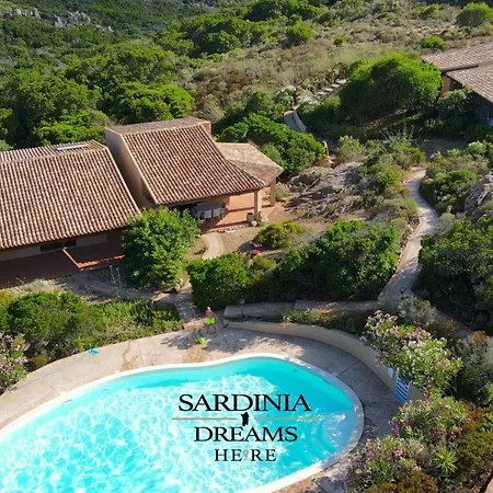 Holiday home Flora Con Piscina Costa Paradiso
