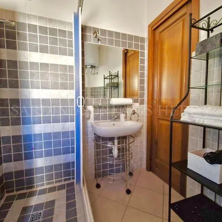 Holiday home Flora Con Piscina *
