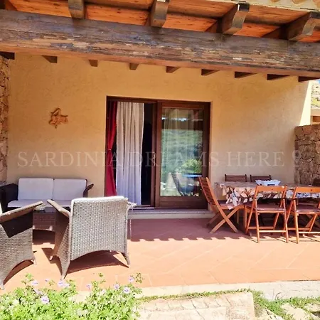 Holiday home Flora Con Piscina *