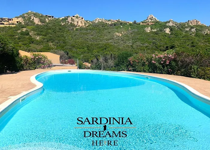 Flora Con Piscina Tatil Evi Costa Paradiso