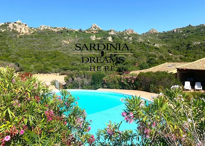 Flora Con Piscina Costa Paradiso