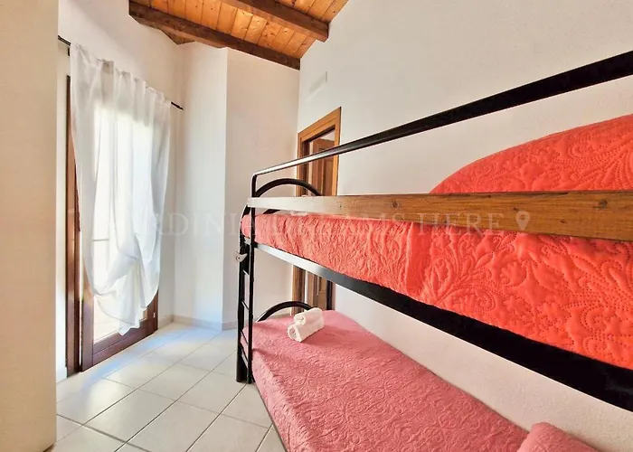Flora Con Piscina Tatil Evi
